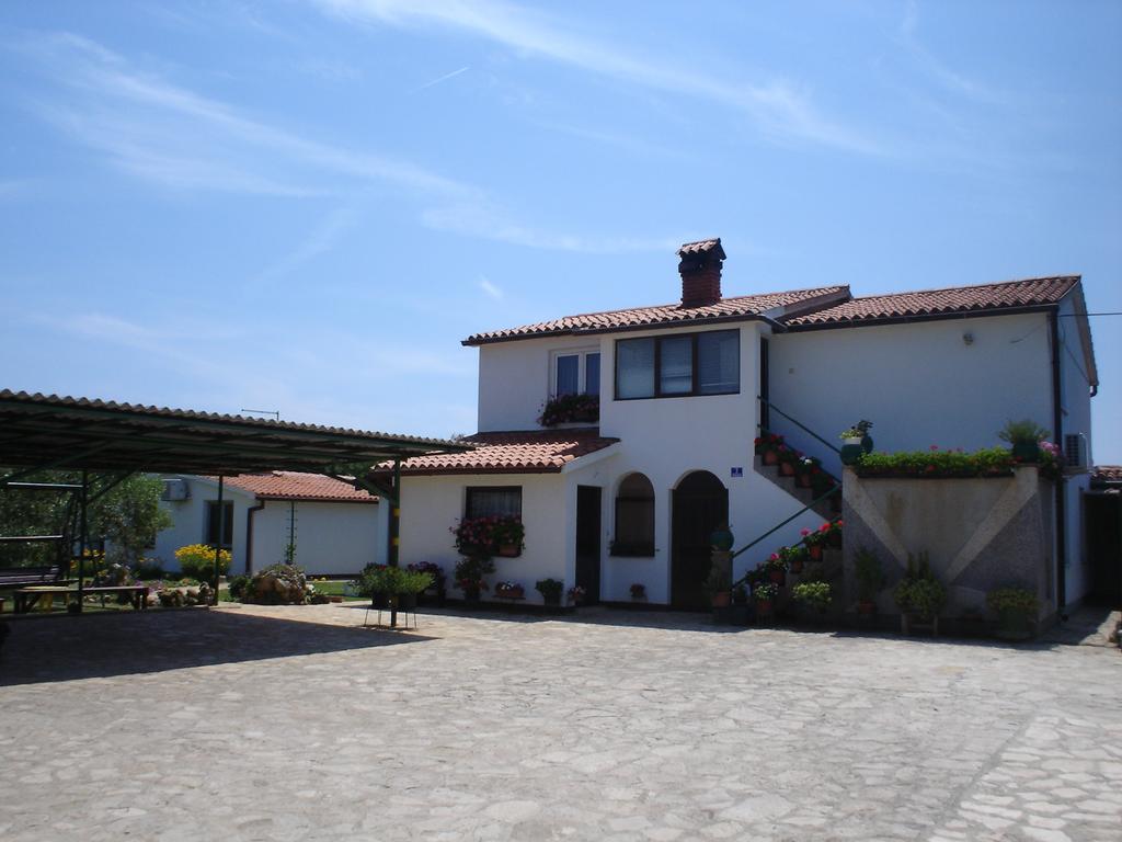 Nella Apartments Šišan 객실 사진